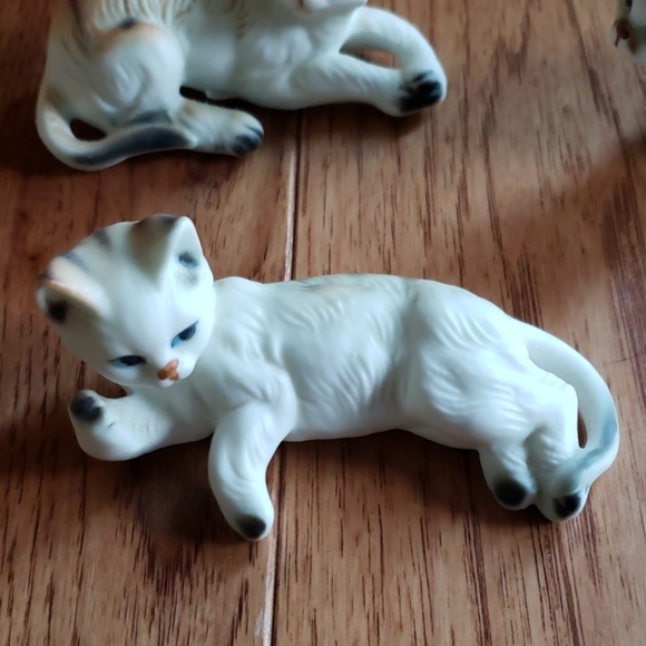 Set of Three Cat Figurines - Picture 4 of 8